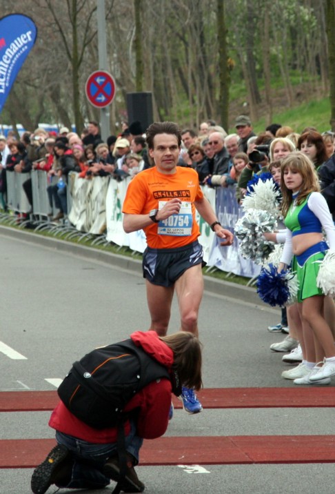 Frank im Marathonziel: Kaputt sieht anders aus